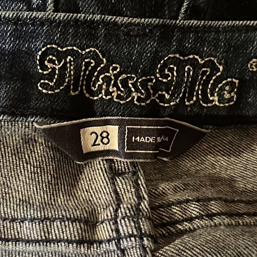 Miss Me Megan Low Rise Dark Wash Burmuda Jean Shorts - Picture 7 of 8
